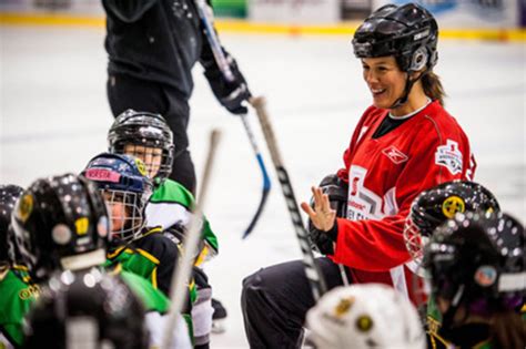Cassie Campbell Pascall Makes Hockey Dreams Come True For Calgary Girls Team