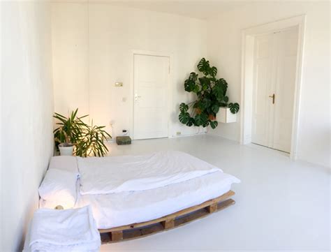 2 separate schlafzimmer und 1 wohnzimmer. Dieses minimalistische #Schlafzimmer befindet sich in ...