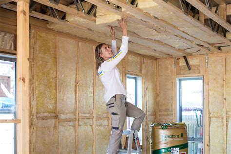 Attic insulation guide, advising you the best insulation for an attic, with how much you need, installation & removal cost & how to properly the goal of attic insulation is to ensure the rooms below it have adequate heat. Roof Insulation Installation For First Timers: Tips From ...