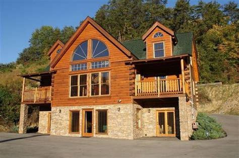 7 Perks Of Staying In Our 5 Bedroom Cabins In Gatlinburg With Your