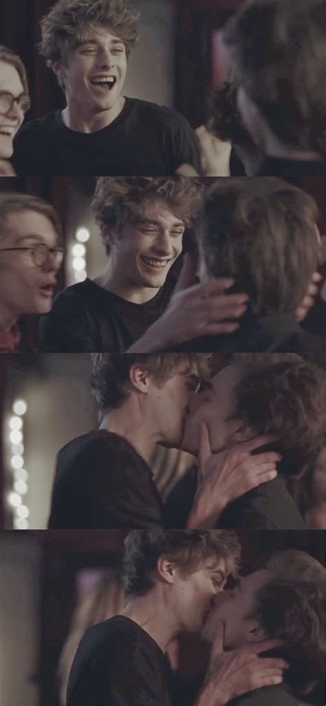 Skam Wallpaper France Wallpaper Tv Show Couples Cute Gay Couples Gay Aesthetic Couple