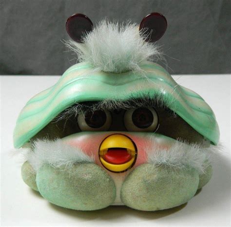 Furby Shelby Clam Shell Interactive Toy Hasbro Tiger Electronics