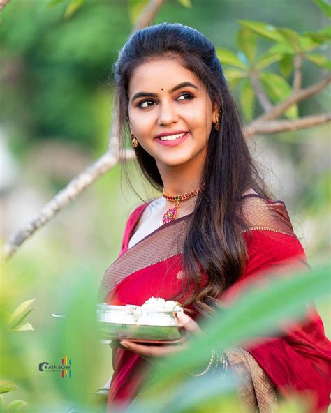 Chaitra Reddy In Maroon Silk Saree Photos South Indian Actress Dehati