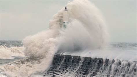 Storm Force Winds Threaten Uk As Atiyah Brings Gusts Topping 70mph Bt
