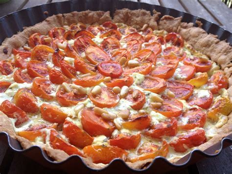 Tarte aux tomates cerise chèvre et basilic