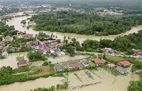 The honorific name of the state is darul naim (jawi: 14,237 people forced from homes as Kelantan flood ...
