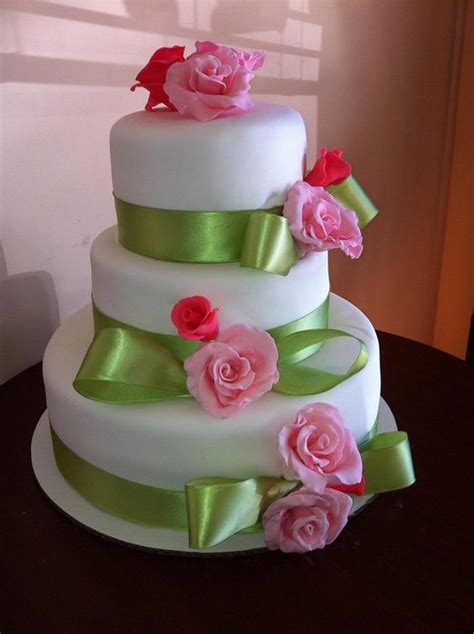 Wedding Cake Decorated Cake By Roscoebakery Cakesdecor