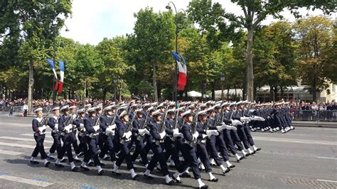 Néanmoins, les accords salariaux dans le cadre de ces négociations ont été signés le 13 juillet. 14 juillet 2015 : à situation exceptionnelle, dispositif ...
