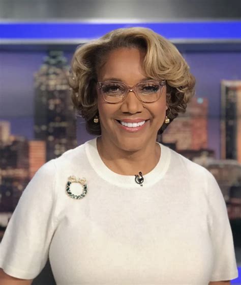 Amanda Davis Veteran News Anchor Dies En Route To Funeral The