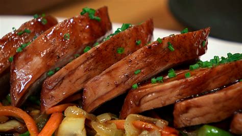 Karlos arguiñano elabora la receta bacalao con patatas cocidas en su programa de televisión cocina abierta: Receta de solomillo de pavo