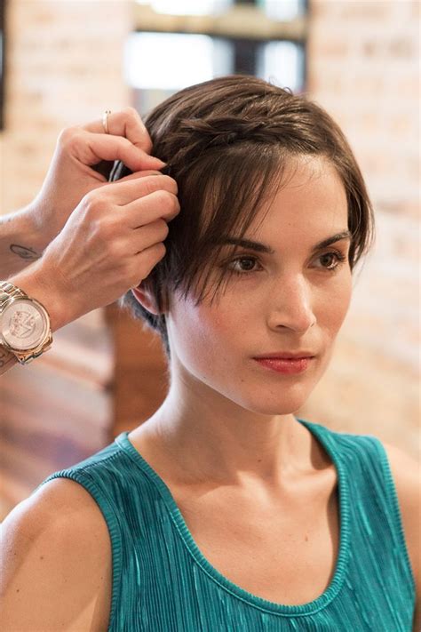 How To Style Hair While Growing It Out