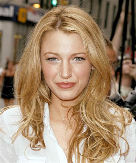 Blake Lively Long Wavy Casual Hairstyle