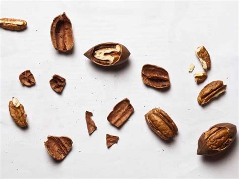 Pecans are a great source of healthy fats but are high in calories, so it is important to watch your portion sizes. How Many Calories In Handful Of Pecans / Perfectly Roasted Pecans How To Toast Pecans Tips ...