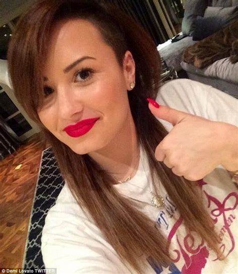 Demi Lovato Goes Without Her Make Up In A Barefaced Selfie Daily Mail