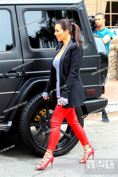 Kim Kardashian And Kourtney Kardashian Leaving The Villa Restaurant Of