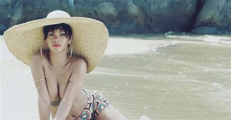 Rihanna Shoot For Vogue Brasil Porn Pic