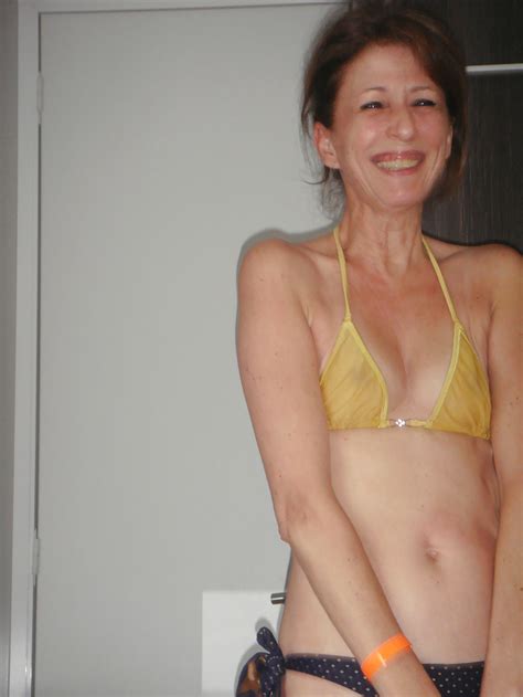 See And Save As Slim Mature With Small Tits And Gorgeous Nipples Porn