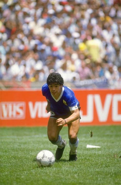 World Cup Moments Relive Diego Maradona S Goal Of The Century Against England Yahoo Maktoob