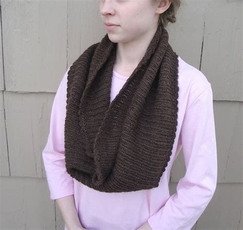Ravelry Easy Ribbed Cowl Pattern By Emily Johannes