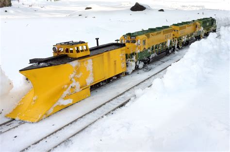 First Rate Model Train Plows Snow Like Its Big Brother Train Fanatics