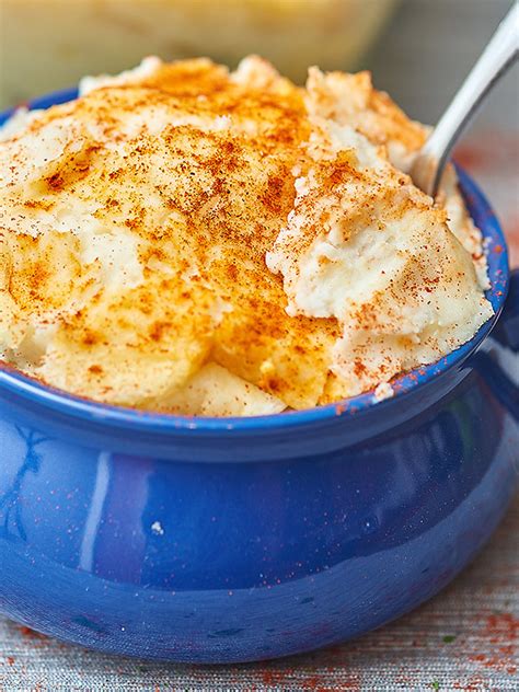 Made without any butter, this side dish provides the smooth and creamy texture of classic mashed potatoes with a pinch of a spice. Gram's Creamy Mashed Potatoes | FaveGlutenFreeRecipes.com