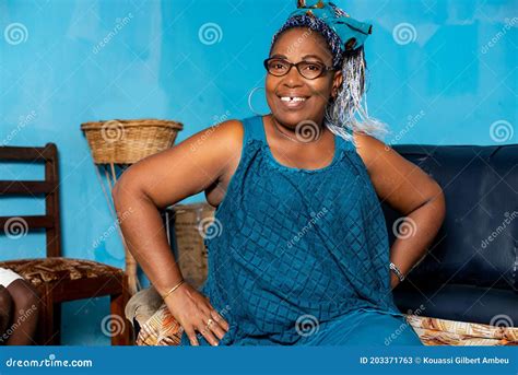 Portrait Of A Beautiful Smiling African Mature Woman Stock Image Image Of Lifestyle Camera