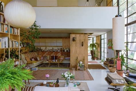 Though it has been suggested that charles was responsible for the hard, architectural edges and ray did the soft interiors, charles' grandson eames demetrios said the partnership wasn't that simple. Eames House Announces New Conservation Management Plan ...
