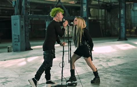Mod Sun Lança Videoclipe De Flames Com A Participação De Avril Lavigne