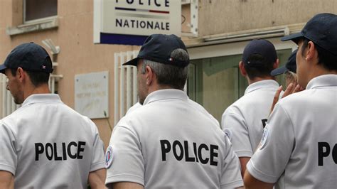 France Les Policiers Rendent Hommage à Leurs Collègues Assassinés