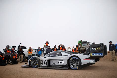 Volkswagen Id R Electric Car Shatters The Existing Record At Pikes Peak