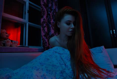 Wallpaper Dana Bounty Redhead In Bed Curvy 2560x1726