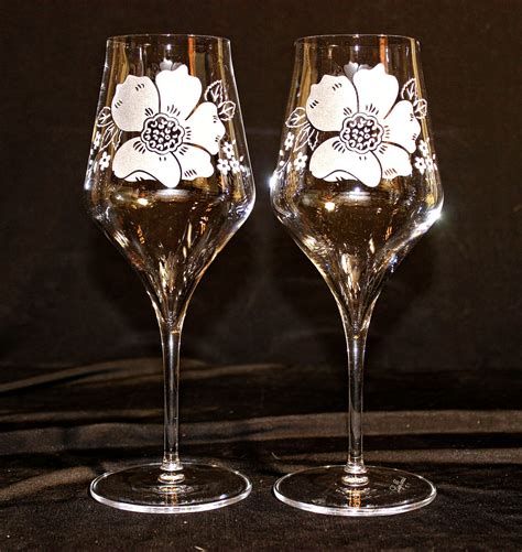 Engraved Wine Glasses Personalized Wine Glasses Custom Wine Etsy