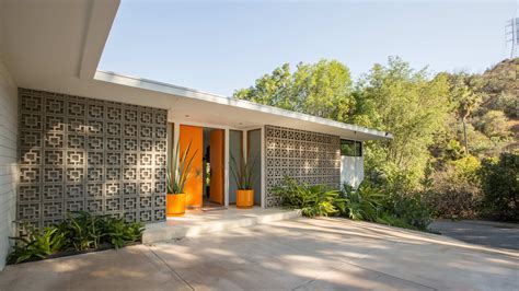 Breaking News These Mid Century Modern Homes Could Actually Be Yours