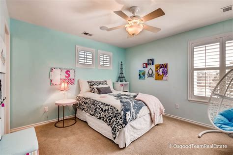 Such A Fun Little Girls Room Love The Paris Accents And Cool Blue