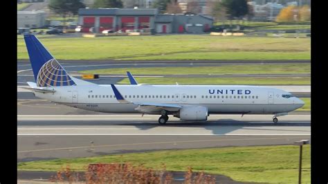 United Airlines Boeing 737 800 N73259 Takeoff From Pdx Youtube