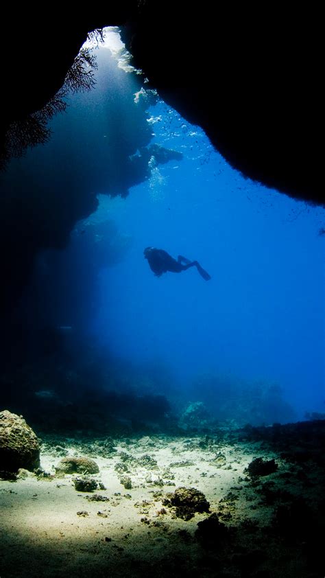Diving Underwater Cave Wallpaper For Iphone 11 Pro Max X 8 7 6