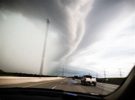 Where did the tornado hit in barrie ontario? 10 breathtaking photos from Sunday's storm in Toronto