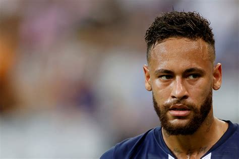 Get the latest on the brazilian footballer. Neymar assina contrato com Puma | Forbes Brasil