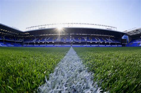 Everton fc is now getting down to brass tacks and imitating the arena of the bvb. Goodison Tours