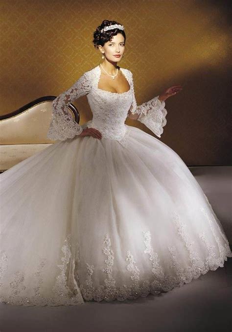 Bridal dresses wedding gowns bridesmaid dresses ivory wedding 50s wedding reception dresses civil wedding courthouse wedding wedding bouquets white winter color palettes 32+ new ideas. Vintage Inspired Winter Bridal Gowns & Dresses