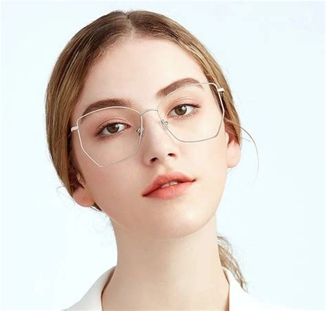 Top 8 Trends In Womens Eyeglasses For 2021 Guest Posts Hub Trending Glasses Frames Womens