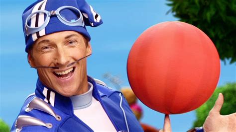 Lazy Town En Español Sportacus Falso El Diario De Stephanie El Nuevo Superhéroe De Lazytown