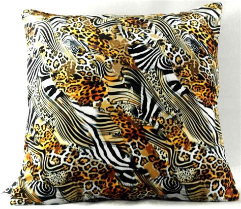Visualizza altre idee su cuscini, cuscini decorativi, cuscini fai da te. Cuscini Chanel - Chanel pillows | Pillows, Bed pillows ...