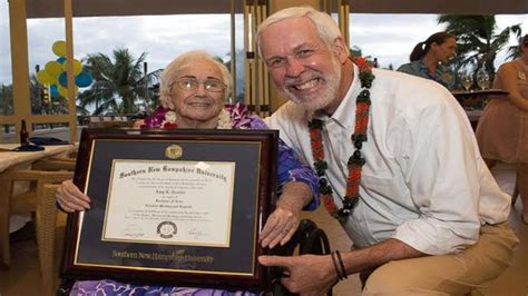 Nenek 94 Tahun Lulus Kuliah Setelah Setengah Abad Tertunda Citizen6