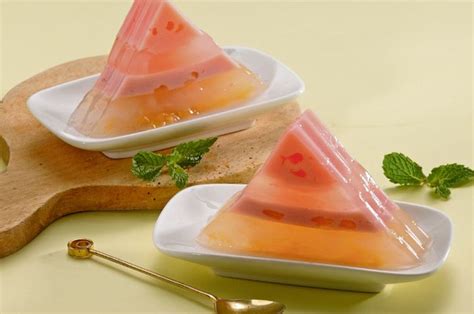 Ada banyak sekali resep puding yang bisa kamu jadikan referensi disini. Resep Puding Buah Nata De Coco Enak, Dessert Lembut yang ...
