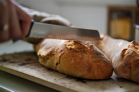 Best Bread Knife For Cutting Crusty Bread Like Sourdough Clean