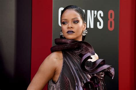 Rihanna To Launch A Fashion House With Lvmh Retail In Asia