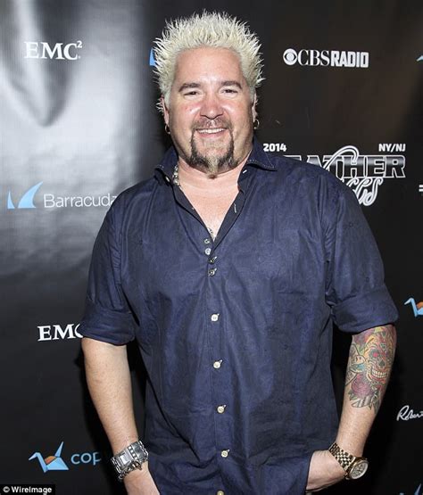 Blake Shelton mocks Adam Levine's blonde hair on The Voice | Daily Mail