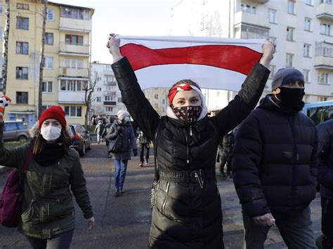 More Than 300 People Detained In Belarus During Protests Against Leader
