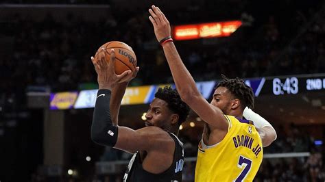 Watch Jaren Jackson Jrs Emphatic Dunk Over Anthony Davis During Lakers
